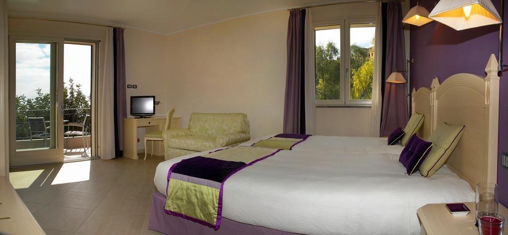 Meridiana Hotel タオルミーナ エクステリア 写真