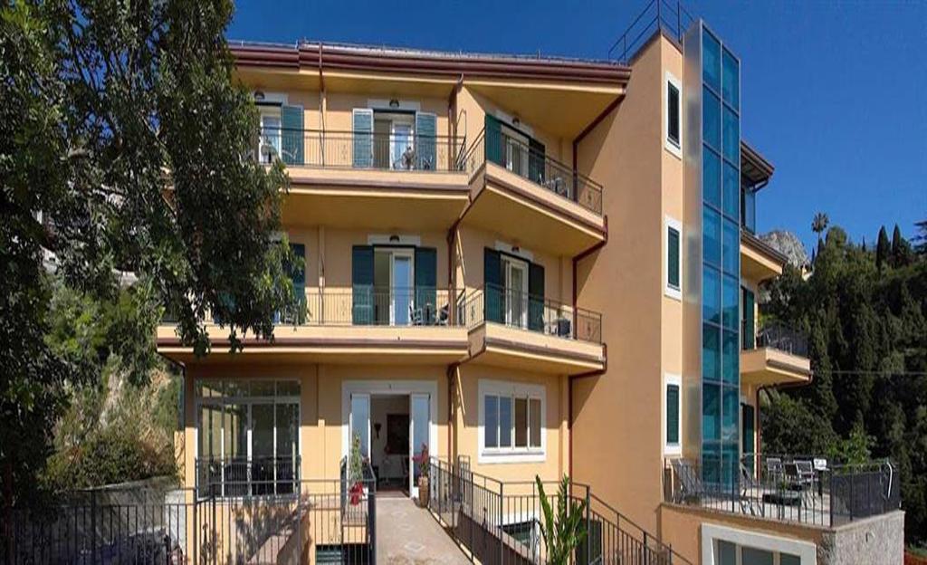 Meridiana Hotel タオルミーナ エクステリア 写真