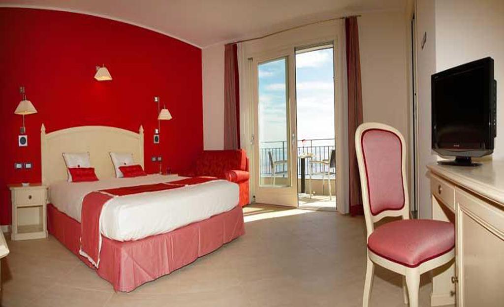 Meridiana Hotel タオルミーナ エクステリア 写真
