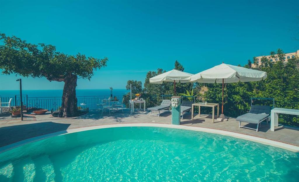 Meridiana Hotel タオルミーナ エクステリア 写真